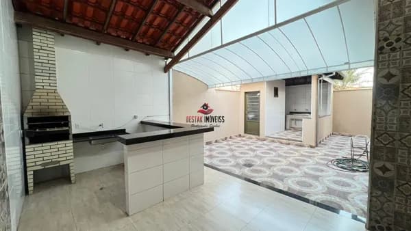 Casa com 3 quartos à venda no Bairro Jardim Patrícia - Uberlândia/MG