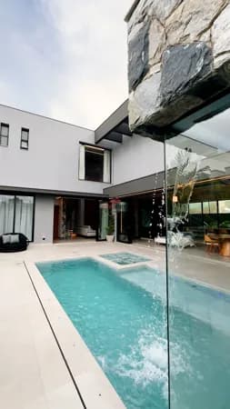 Sobrado à venda em condominio fechado arts - Uberlândia - mg