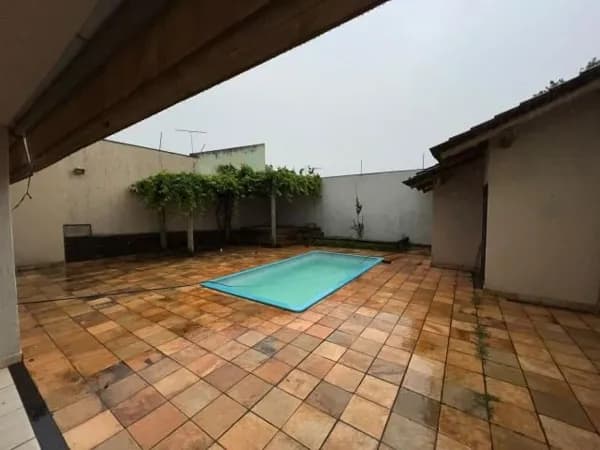 Casa com 3 quartos à venda, bairro Cidade Jardim - Uberlândia/MG