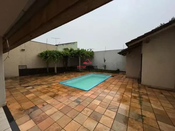 Casa com 3 quartos à venda, bairro Cidade Jardim - Uberlândia/MG