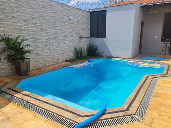 Casa com 3 quartos à venda, bairro Santa Mônica - Uberlândia/MG