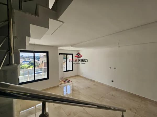 Casa com 3 quartos à venda no Bairro Cabral - Contagem/MG