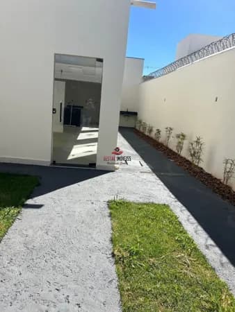 Casa com 3 quartos à venda bairro Grand Ville - Uberlândia/MG
