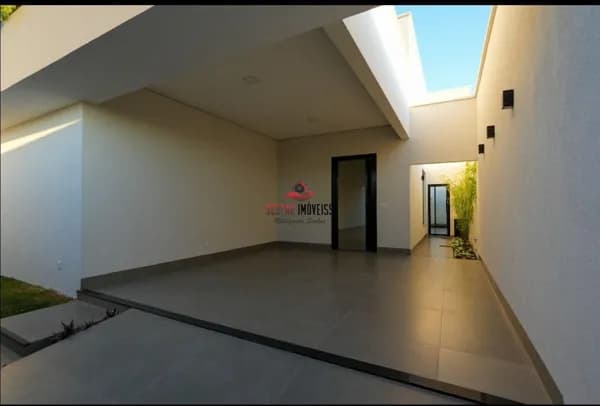 Casa com 3 quartos à venda, 250 m² - Aclimação - Uberlândia/MG