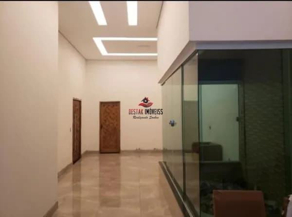 Casa com 4 quartos à venda no Bairro Jardim Holanda - Uberlândia/MG