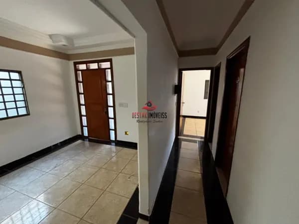 Casa com 4 quartos à venda, Bairro Planalto - Uberlândia/MG