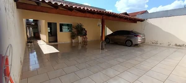 Casa com 3 quartos à venda, bairro Jardim Holanda - Uberlândia/MG