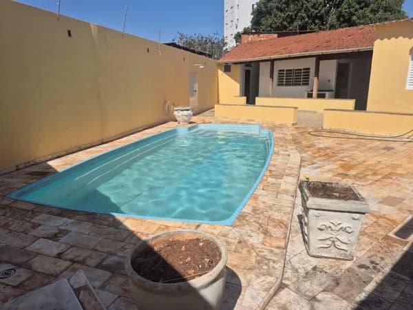 Casa com 4 quartos à venda bairro Presidente Roosevelt - Uberlândia/MG