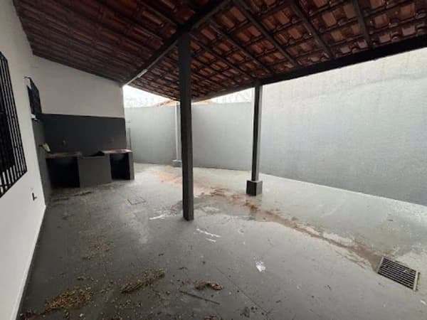 Casa com 4 quartos à venda, bairro Presidente Roosevelt - Uberlândia/MG