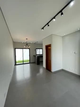 Casa com 2 quartos à venda no Bairro Grand Ville - Uberlândia/MG