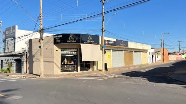 Loja à venda por R$ 700.000,00 - Luizote de Freitas - Uberlândia/MG