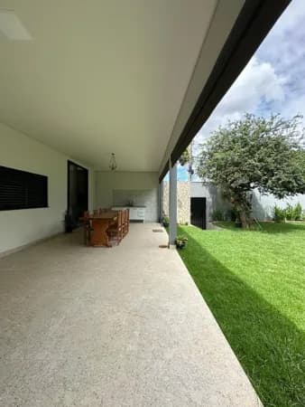 Casa com 4 quartos à venda, Bairro Segismundo Pereira - Uberlândia/MG