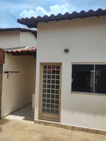 Casa em Uberlândia - Jardim Holanda