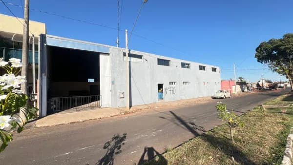 Barracão à venda, 750 m² por R$ 2.250.000,00 - Tocantins - Uberlândia/MG