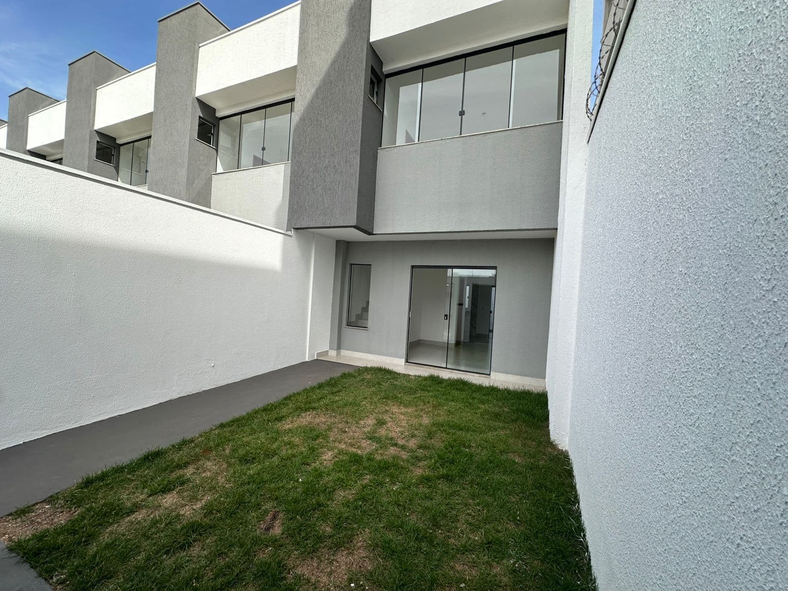 Casa à venda no bairro Novo Mundo - Uberlândia - MG