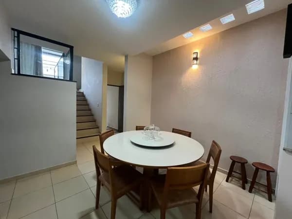 Sobrado com 3 quartos à venda bairro Centro - Uberlândia/MG