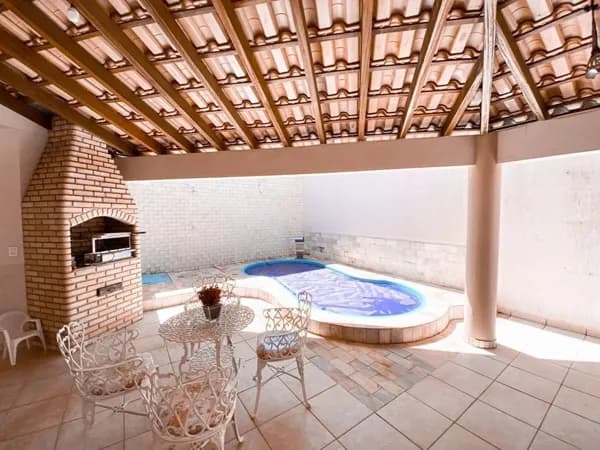 Casa com 5 quartos à venda no Bairro Tibery - Uberlândia/MG