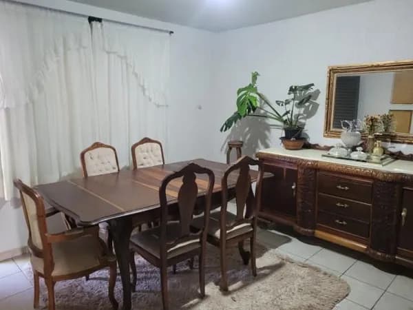Casa com 7 quartos à venda, bairro Tabajaras - Uberlândia/MG