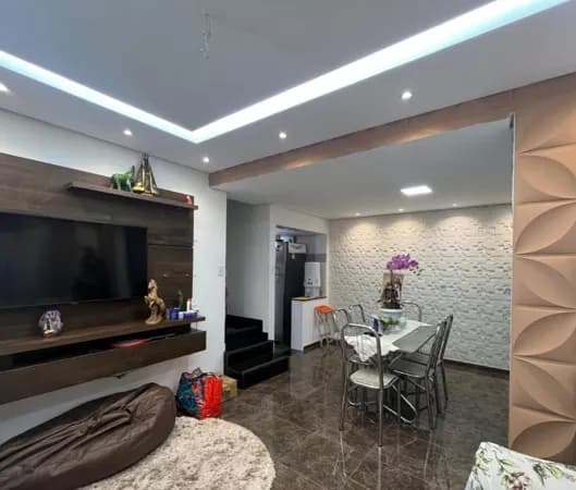 Sobrado com 3 quartos à venda no Bairro Jardim Patrícia - Uberlândia/MG