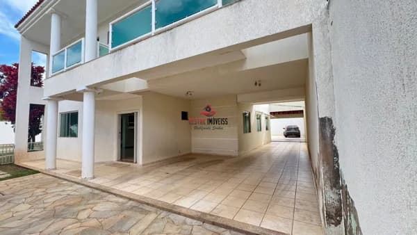 Sobrado com 4 quartos à venda no Bairro Jardim Karaíba - Uberlândia/MG