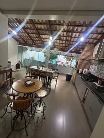 Casa com 3 quartos à venda, bairro Jardim Sul - Uberlândia/MG