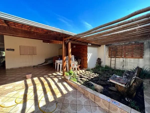 Casa com 3 quartos à venda bairro Novo Mundo - Uberlândia/MG