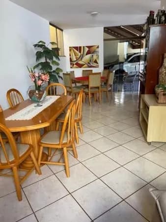 Casa com 4 quartos à venda no Bairro Presidente Roosevelt - Uberlândia/MG