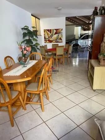 Casa com 4 quartos à venda no Bairro Presidente Roosevelt - Uberlândia/MG