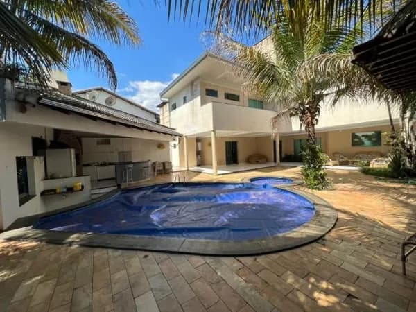 Casa com 4 quartos à venda no Bairro Cidade Jardim - Uberlândia/MG