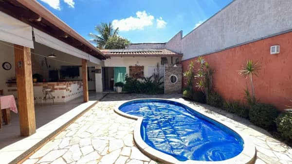 Casa com 4 quartos à venda no Bairro Vigilato Pereira - Uberlândia/MG