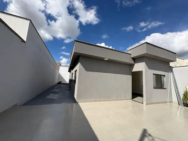 Casa à venda no bairro Laranjeiras - Uberlândia - MG