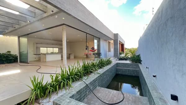 Sobrado com 3 quartos à venda, Bairro Jardim Karaíba - Uberlândia/MG