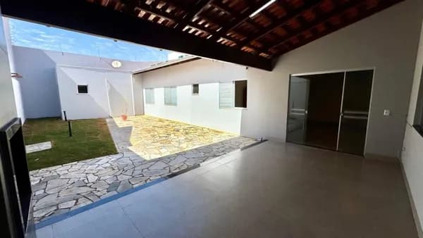 Casa com 3 quartos à venda, Bairro Santa Mônica - Uberlândia/MG