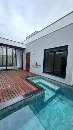 Casa com 3 quartos à venda no Bairro Grand Ville - Uberlândia/MG