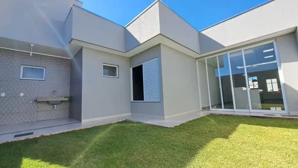 Casa com 3 quartos à venda bairro Jardim Canaã - Uberlândia/MG