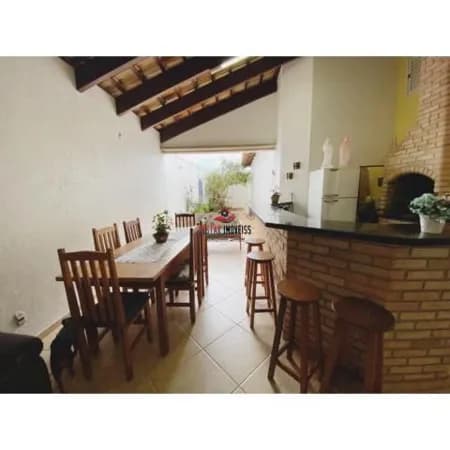 Casa com 3 quartos à venda, bairro Cidade Jardim - Uberlândia/MG