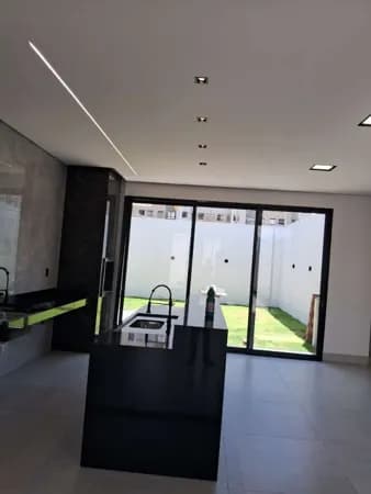 Casa com 3 quartos à venda, bairro Grand Ville - Uberlândia/MG
