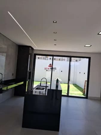 Casa com 3 quartos à venda, bairro Grand Ville - Uberlândia/MG