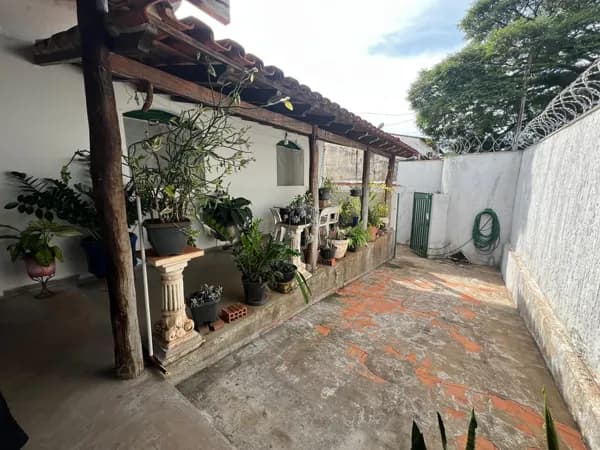 Casa à venda no bairro Cidade Jardim - Uberlândia - MG