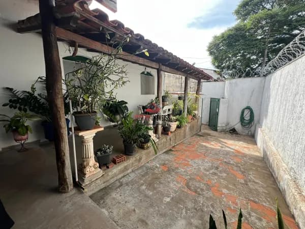 Casa à venda no bairro Cidade Jardim - Uberlândia - MG