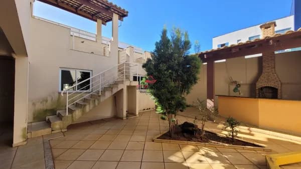 Casa com 5 quartos à venda no Bairro Lidice - Uberlândia/MG