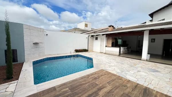 Sobrado com 3 quartos à venda, bairro Jardim Karaíba - Uberlândia/MG