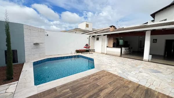 Sobrado com 3 quartos à venda, bairro Jardim Karaíba - Uberlândia/MG
