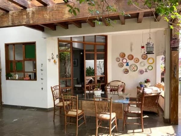 Sobrado com 4 quartos à venda, bairro Saraiva - Uberlândia/MG
