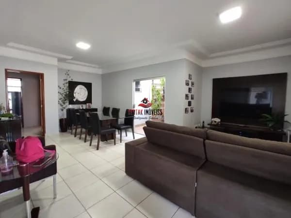 Casa em Uberlândia - Jardim Botânico