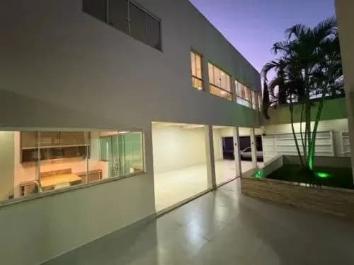 Sobrado à venda, 274 m² por R$ 750.000,00 - Planalto - Uberlândia/MG