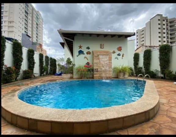 Casa com 4 quartos à venda no Bairro Centro - Uberlândia/MG
