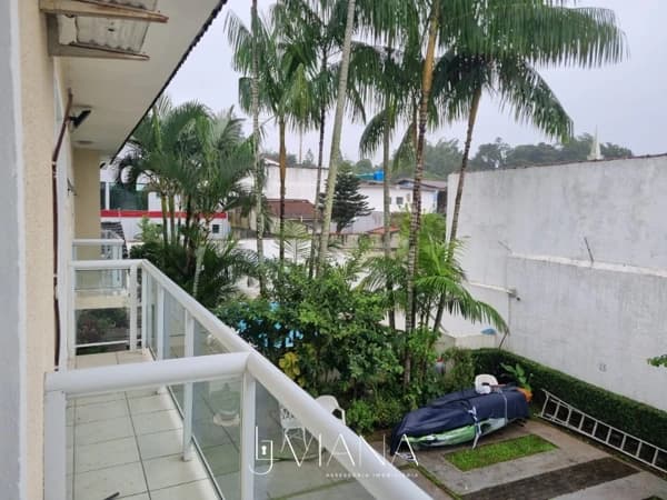 Sobrado em Bertioga - Centro