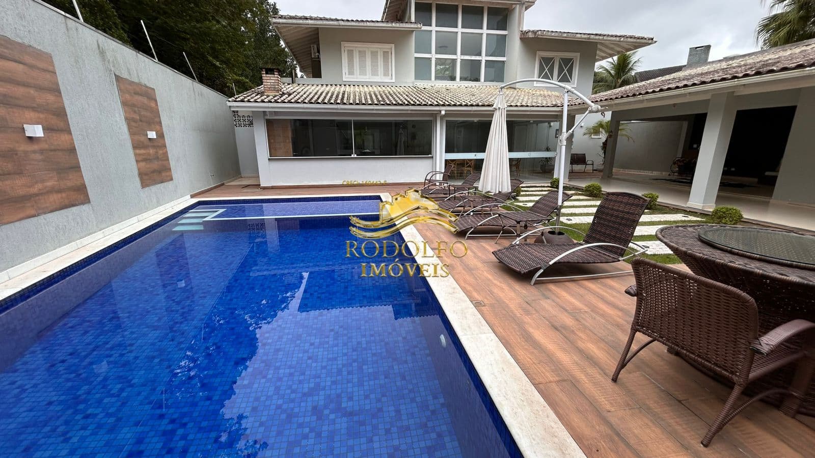 Guarujá-SP Condomínio Fechado Pernambuco 5 Suítes 578,04m² 5 Vagas Piscina Área Gourmet Ar-condicionado