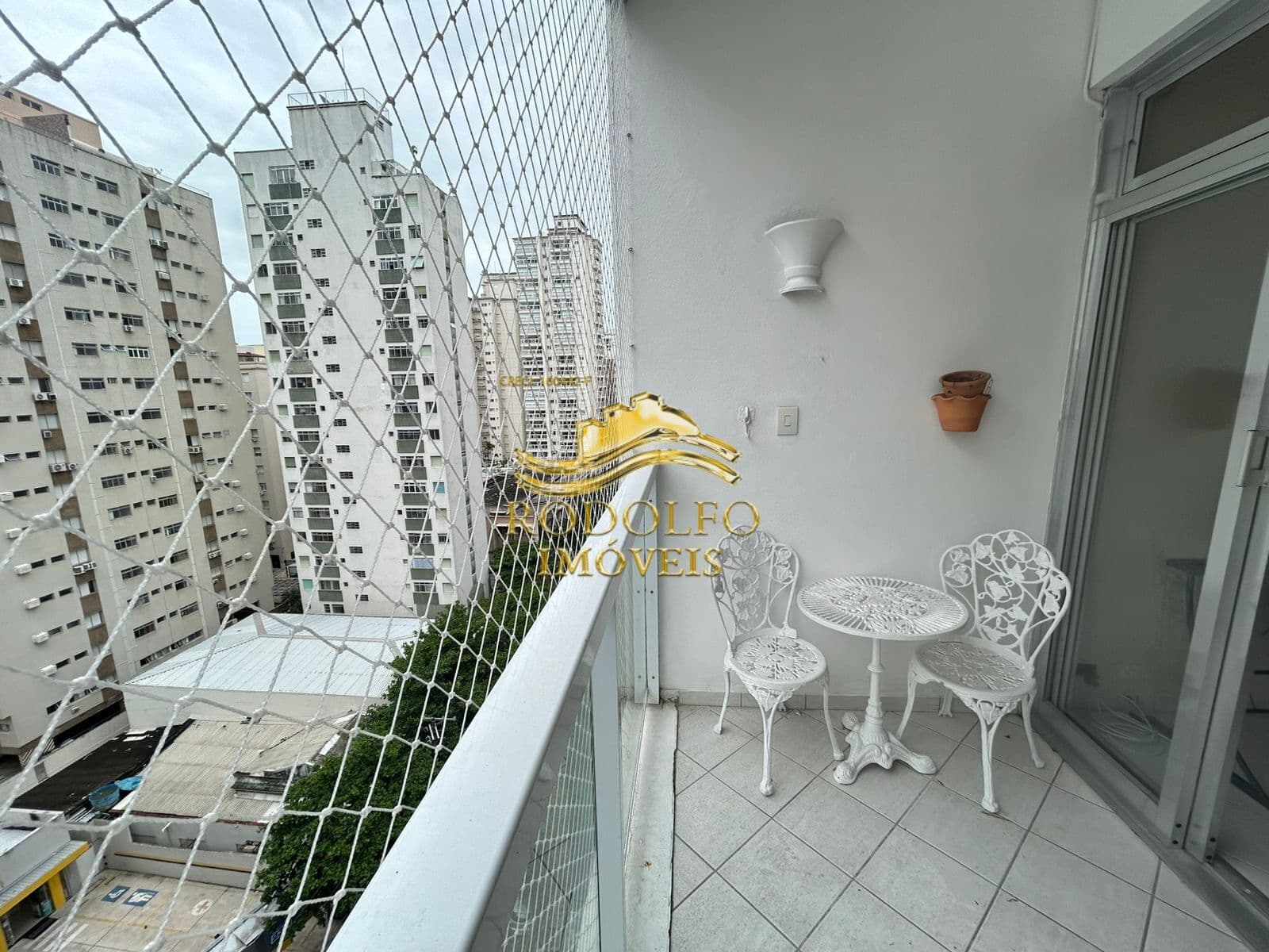 Guarujá-SP Praia das Pitangueiras 2 Dormitóris 80m² 1 Vaga Sacada Gás Encanado Área Gourmet Portaria 24 Horas